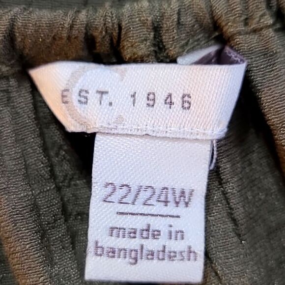 Cato Army Green Embroidered Lace Top with Bell Sleeves, Size  22/24W - Picture 6 of 7